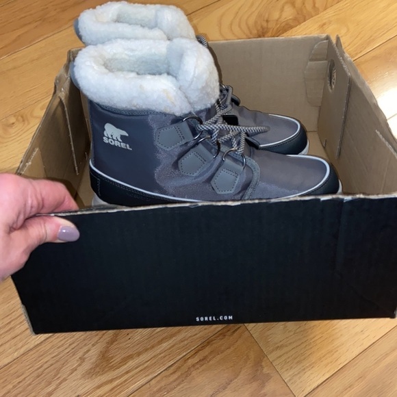 Sorel carnival ankle boots in quarry, size 7.5, NWT, never worn - Picture 8 of 10